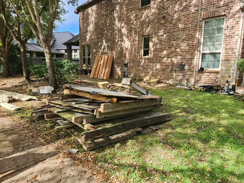 Cedar Fencing project in Houston, TX — Detail Construction project 1