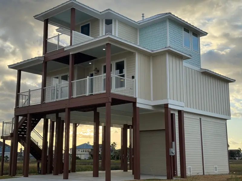 Painting project in Houston, TX — Detail Construction project 4