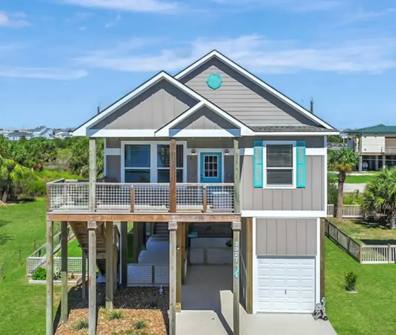 Painting project in Houston, TX — Detail Construction project 8