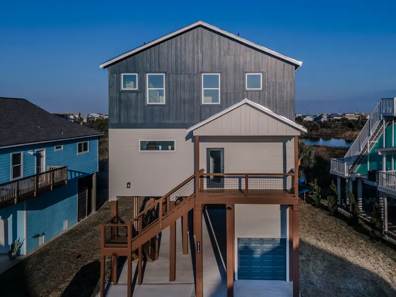 Painting project in Houston, TX — Detail Construction project 9